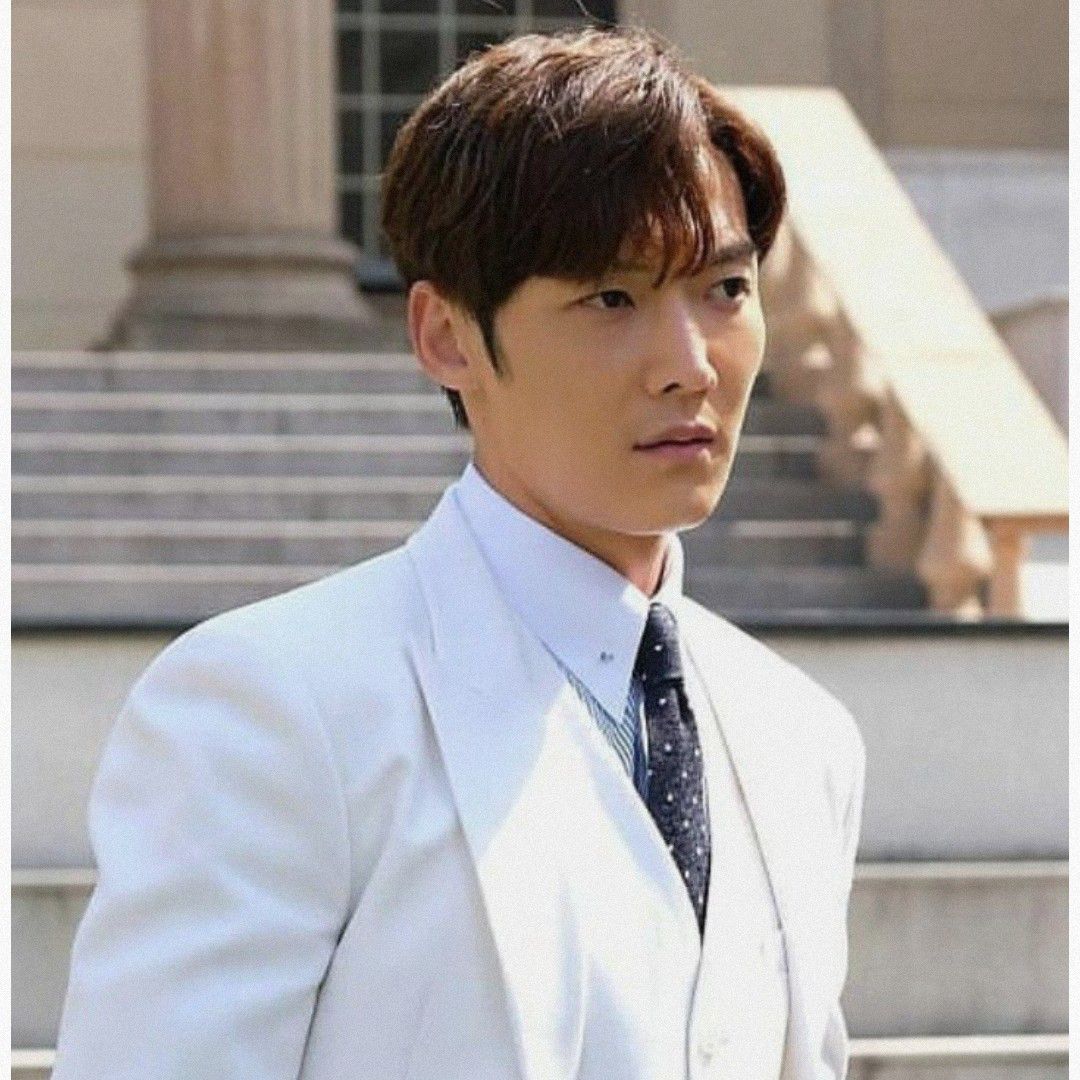 최진혁의 최신 사진