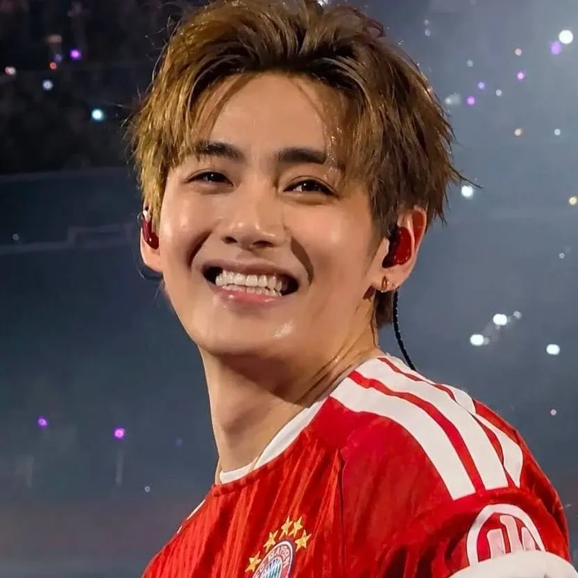 Latest photo of Kim Taehyung (V)