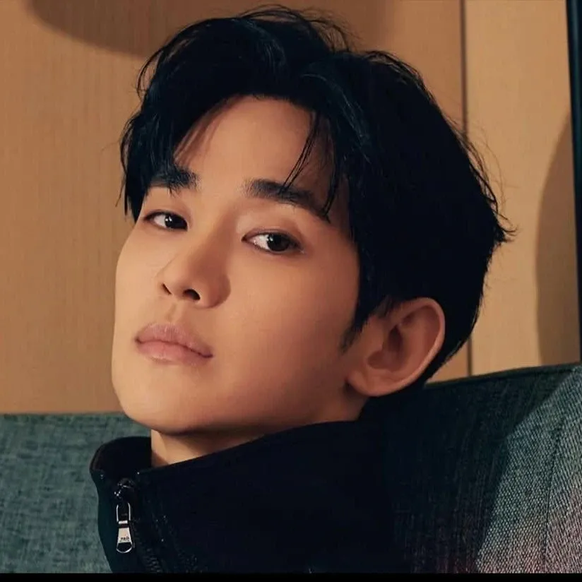 Recent activity shot of Kim Soohyun