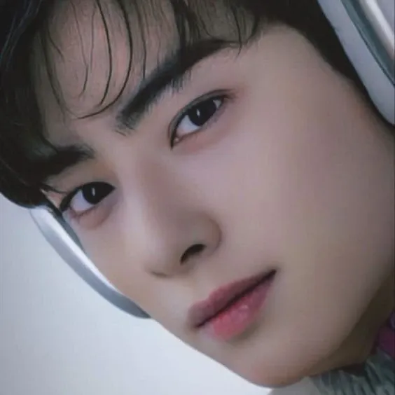 Latest photo of Cha Eunwoo