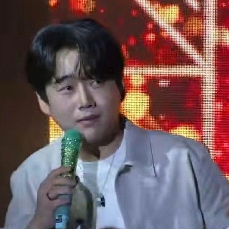 Latest photo of Hwang Youngwoong
