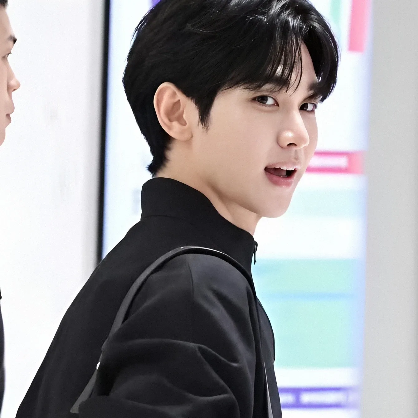 A moment captured by a fan of Kim Soohyun