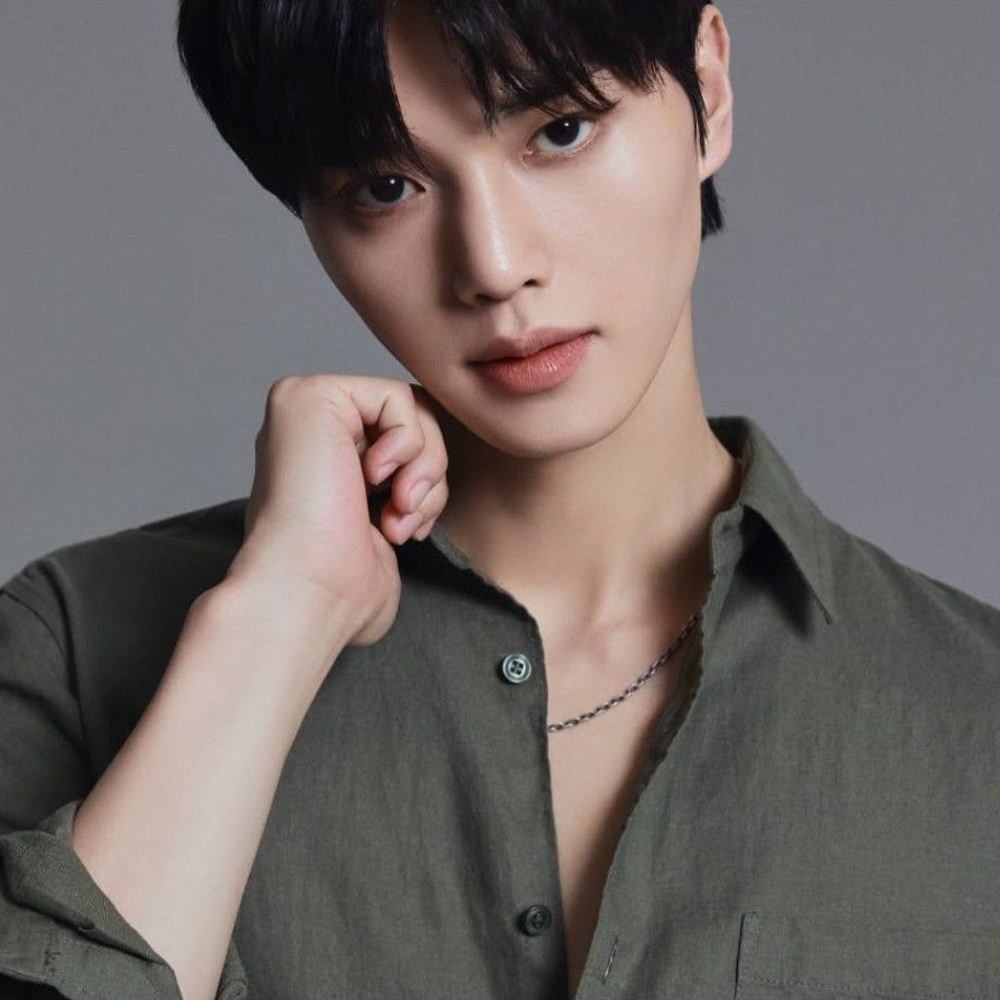 Behind-the-scenes cut of Song Kang