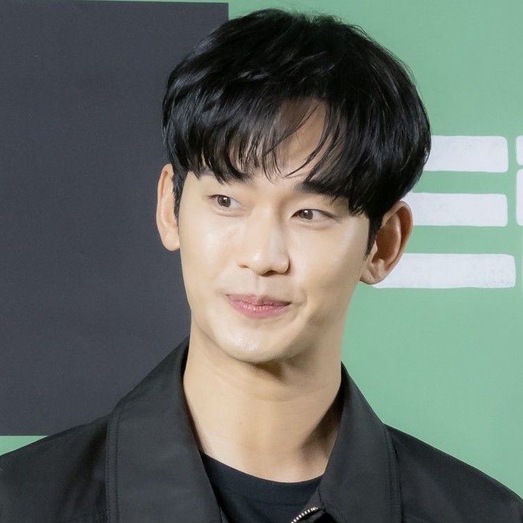 A moment captured by a fan of Kim Soohyun