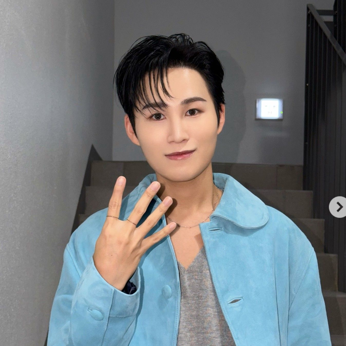 金熙栽的最新照片