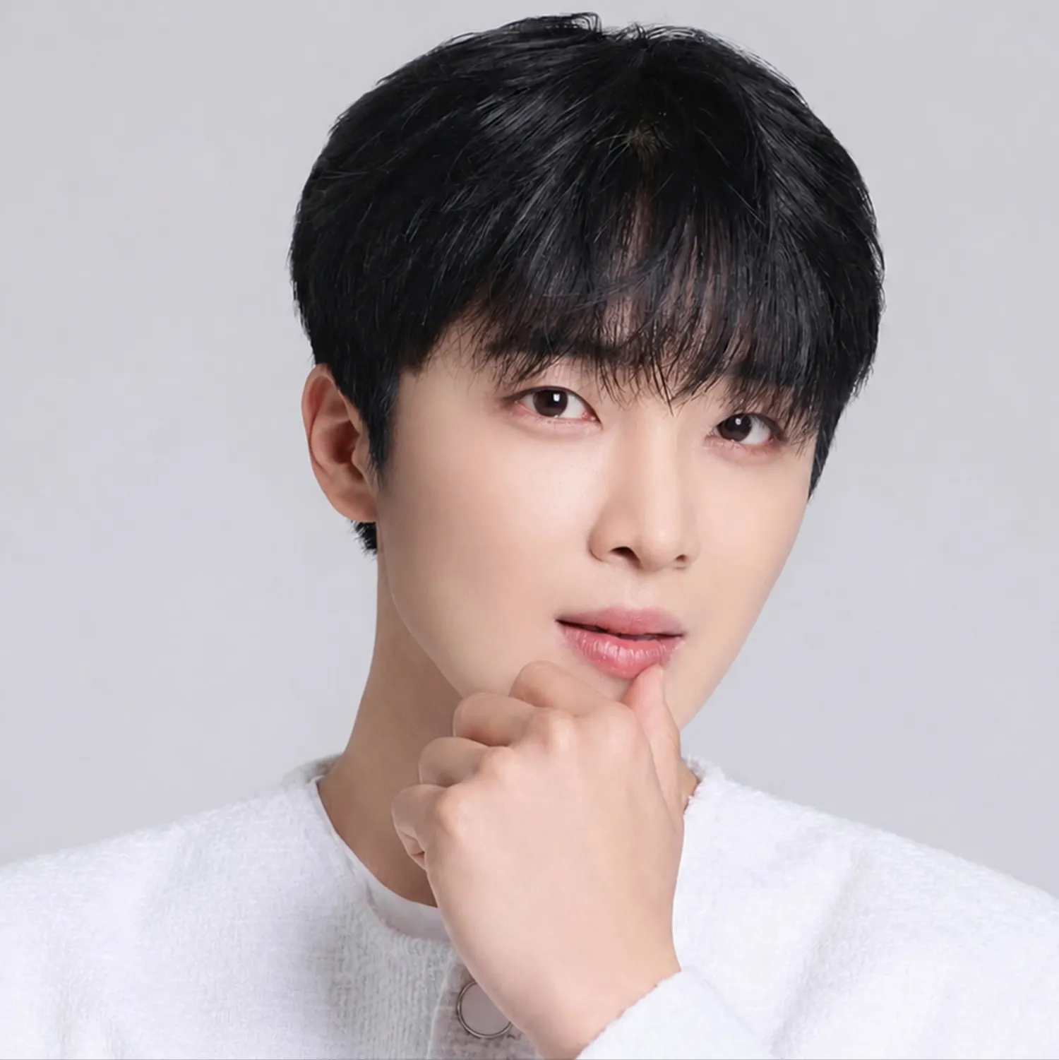 Latest photo of Hwang Yunsung
