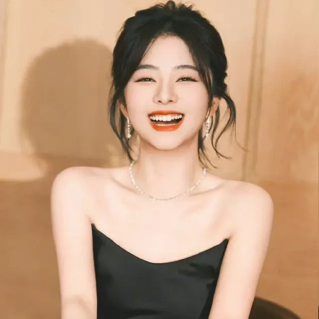 Latest photo of Tan Song Yun