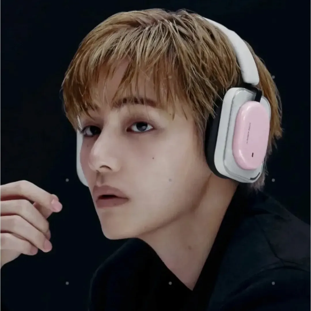 Behind-the-scenes cut of Kim Taehyung (V)