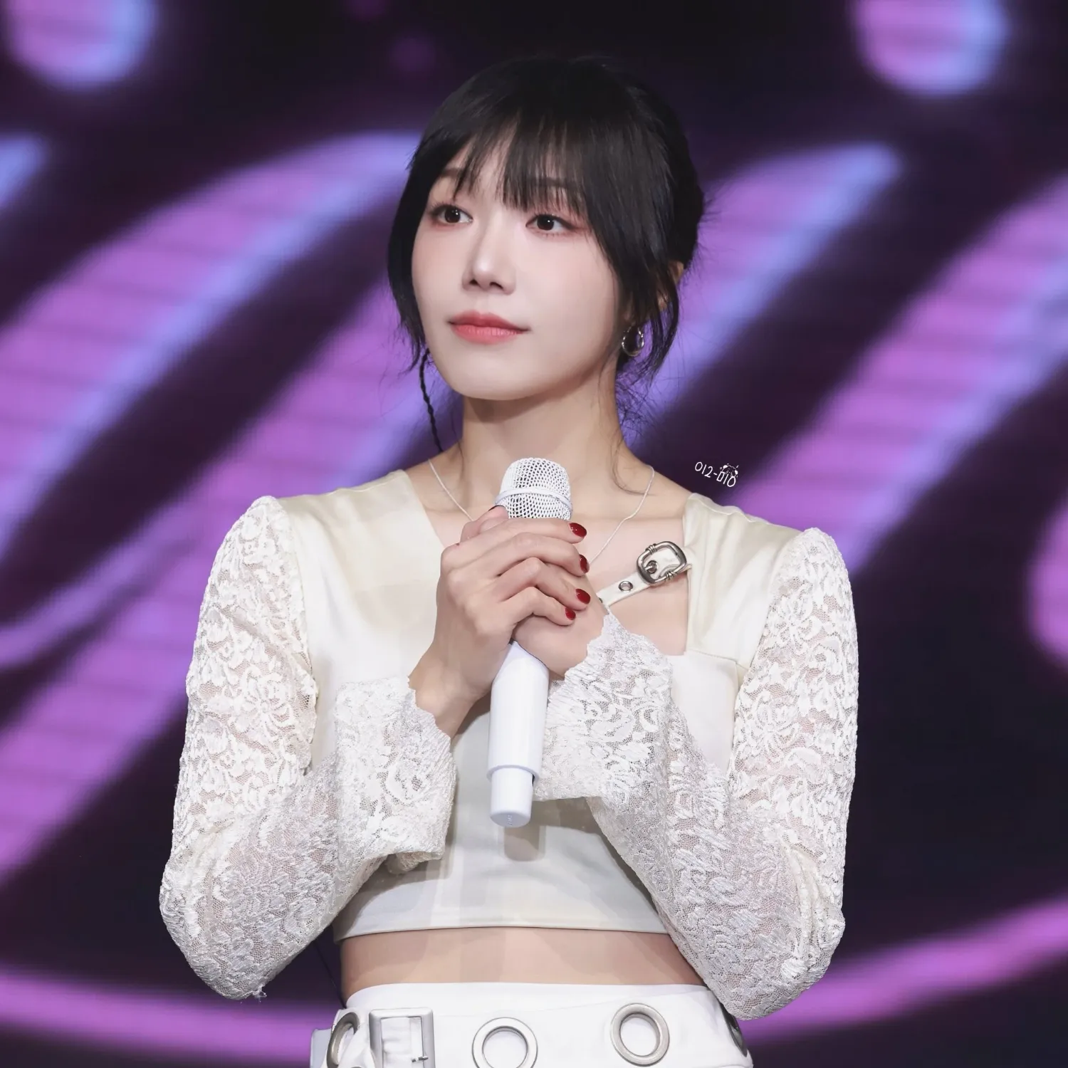 Behind-the-scenes cut of Jung Eunji