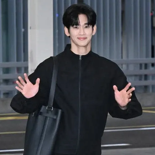 Recent activity shot of Kim Soohyun