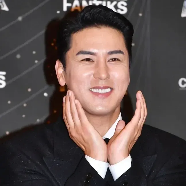 チャン・ミンホの最近の活動ショット