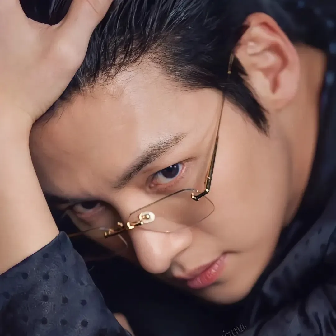 Behind-the-scenes cut of Ji Changwook