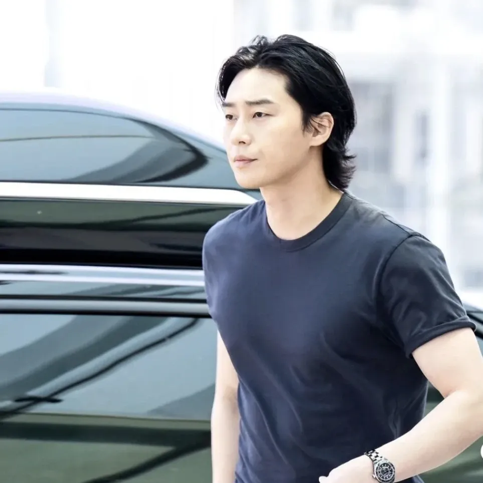 Latest photo of Park Seojoon