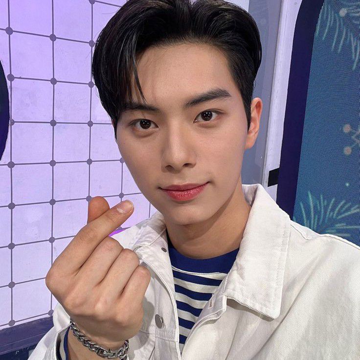 Latest photo of Lee Chaemin