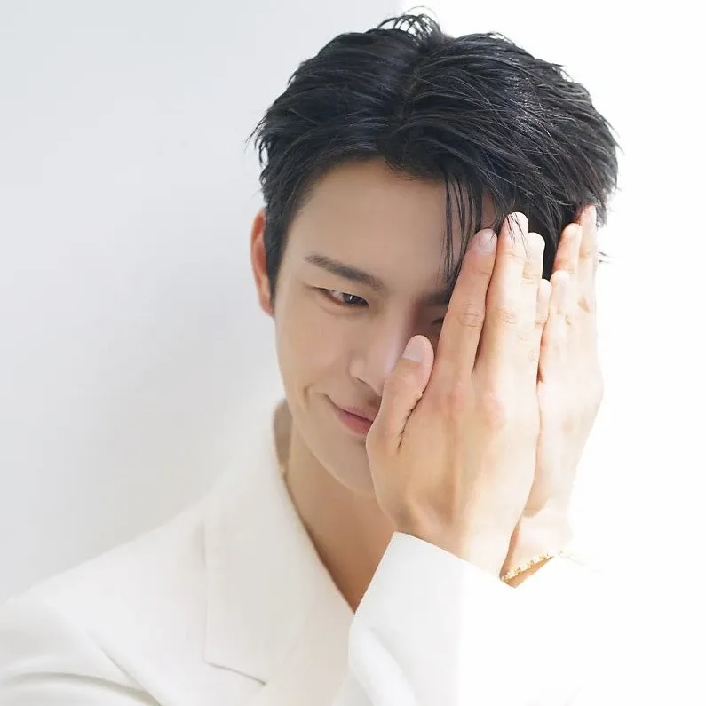 A moment captured by a fan of Seo Inguk