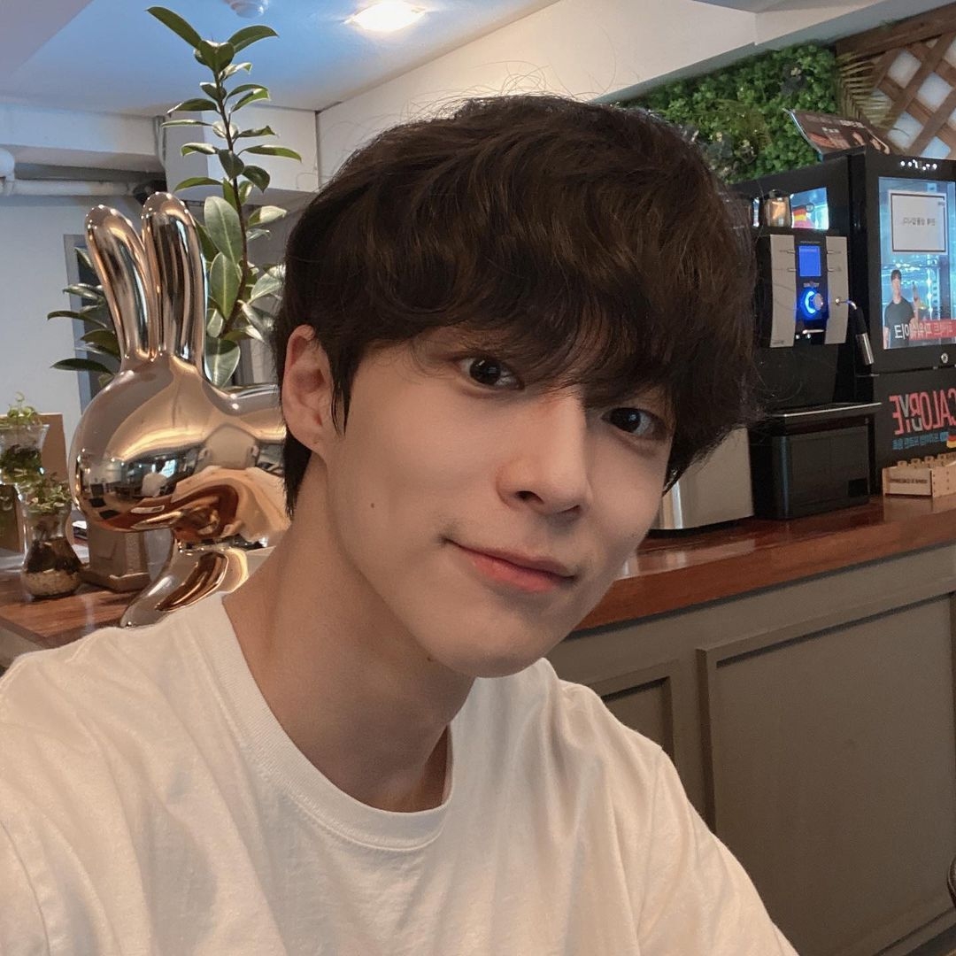 A moment captured by a fan of Bae Inhyuk