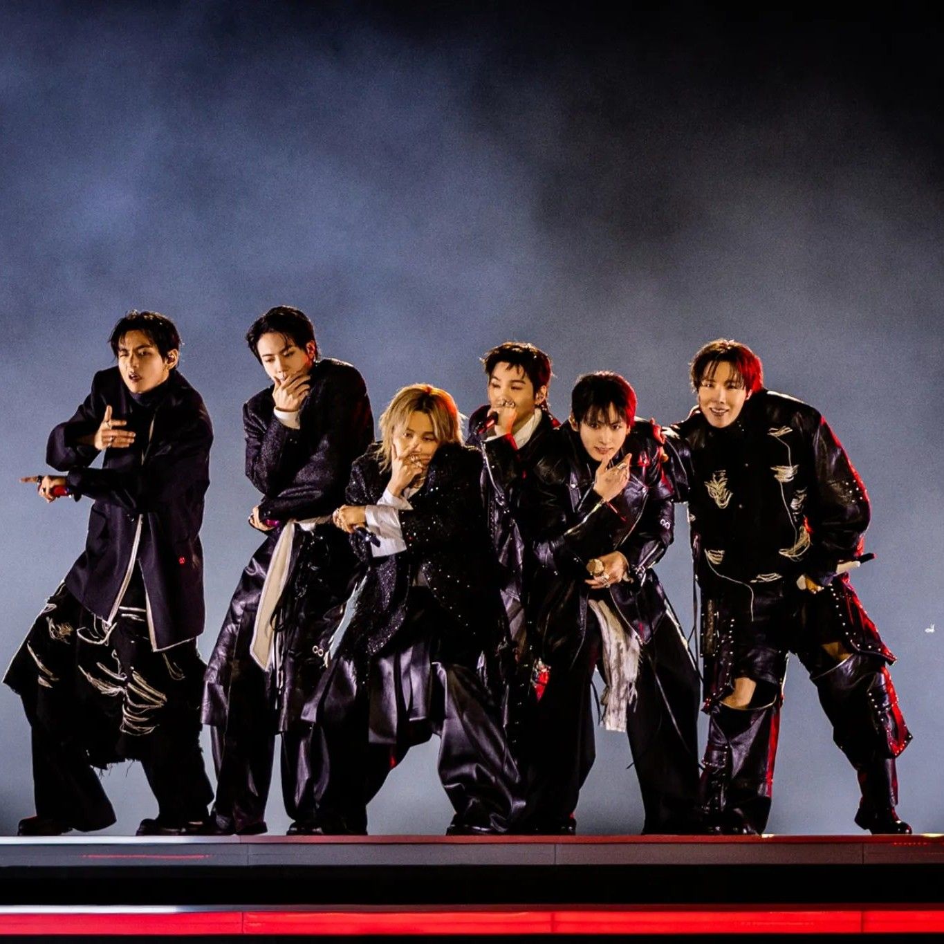 김태형 (뷔)의 최신 사진