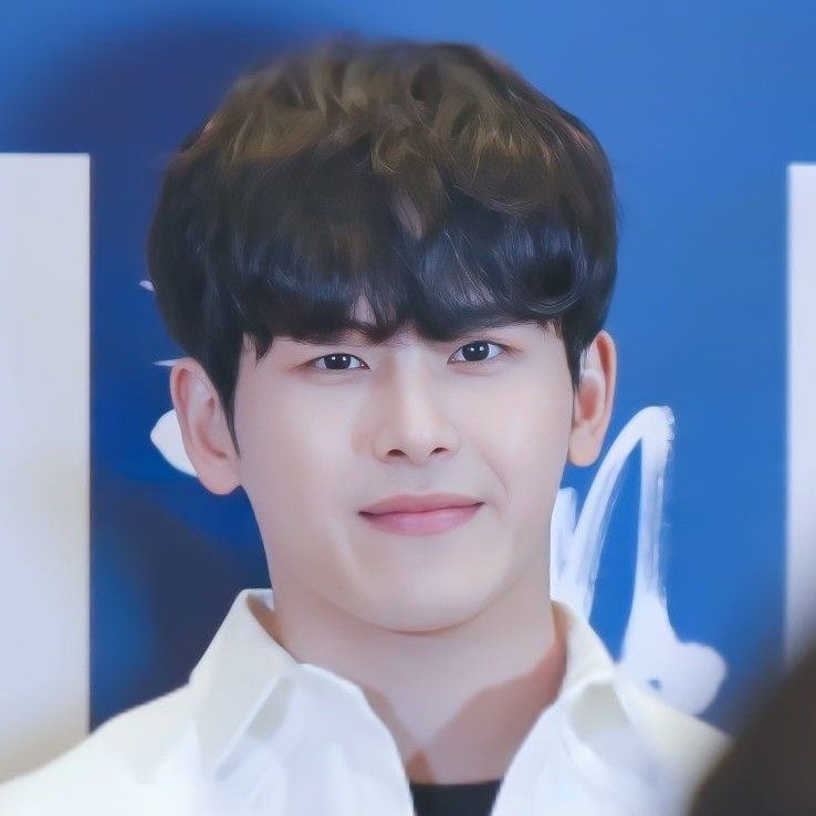 Behind-the-scenes cut of Hoya