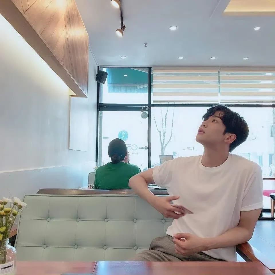 Foto terbaru dari Rowoon