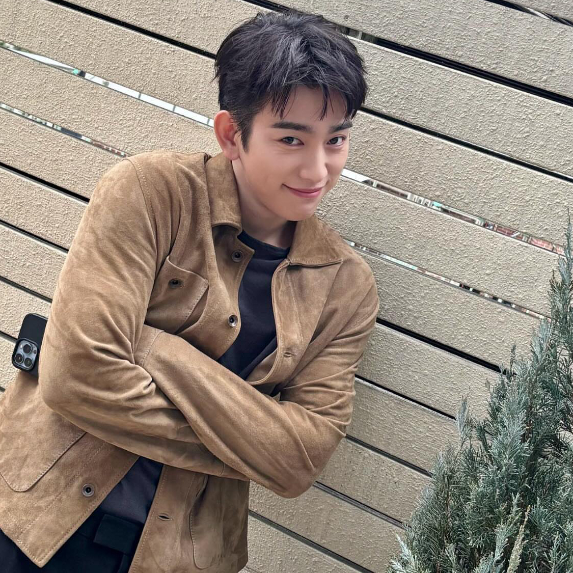 パク・ジニョンのビハインドカット