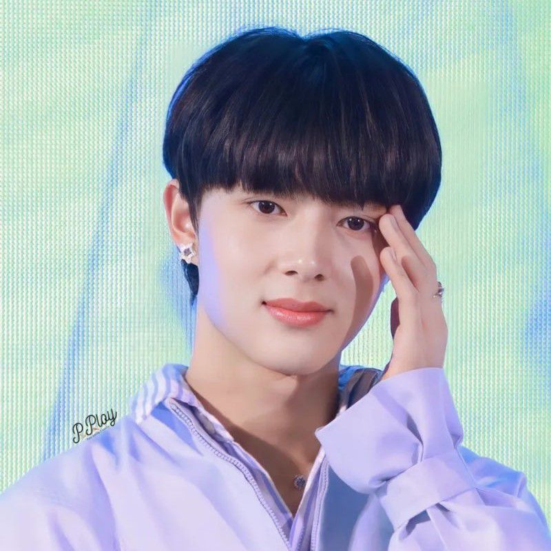 A moment captured by a fan of NuNew