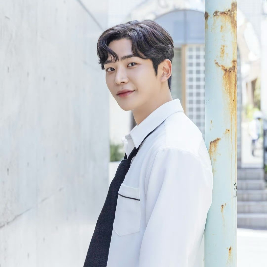 Foto terbaru dari Rowoon