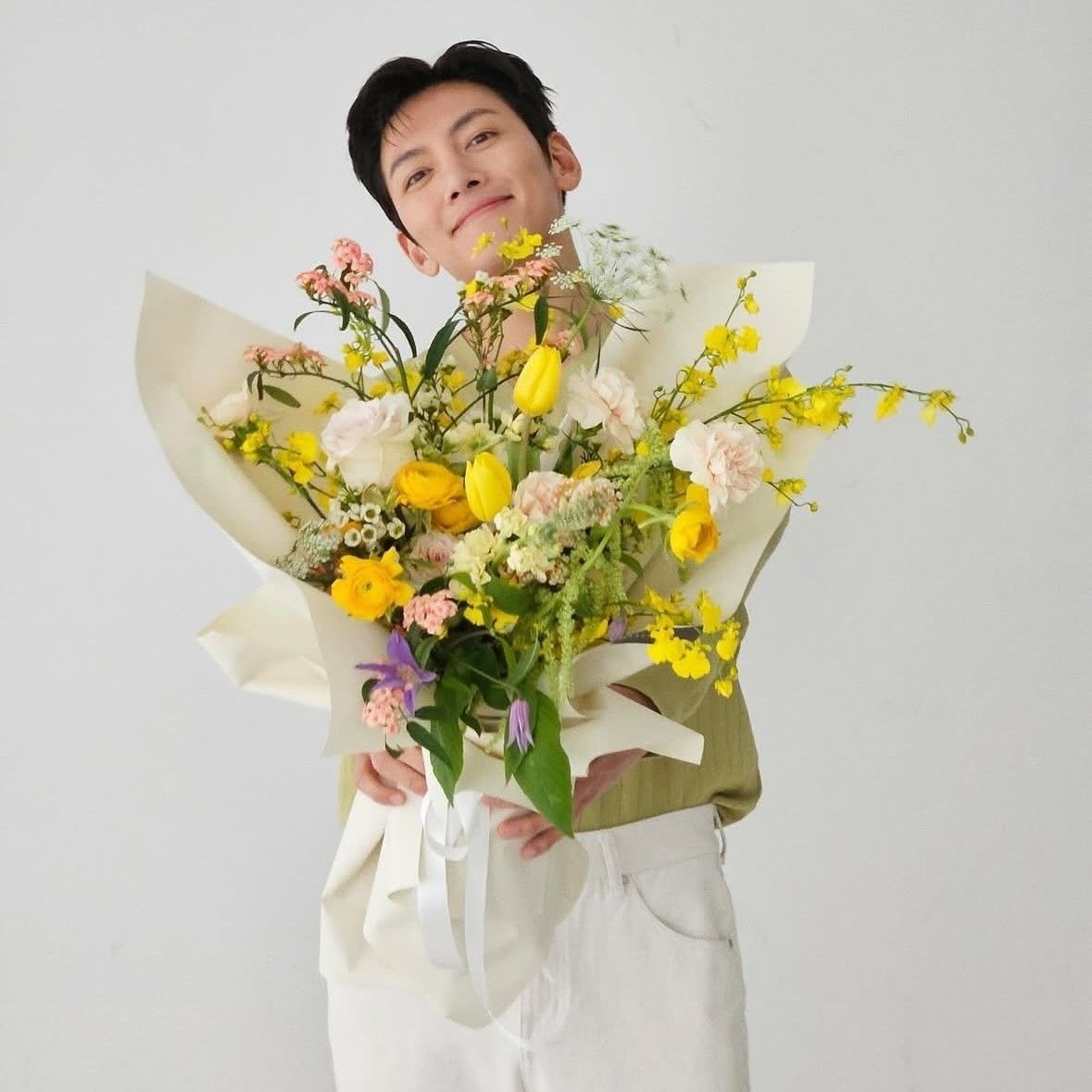 Behind-the-scenes cut of Ji Changwook