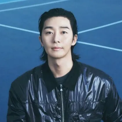 Recent activity shot of Park Seojoon
