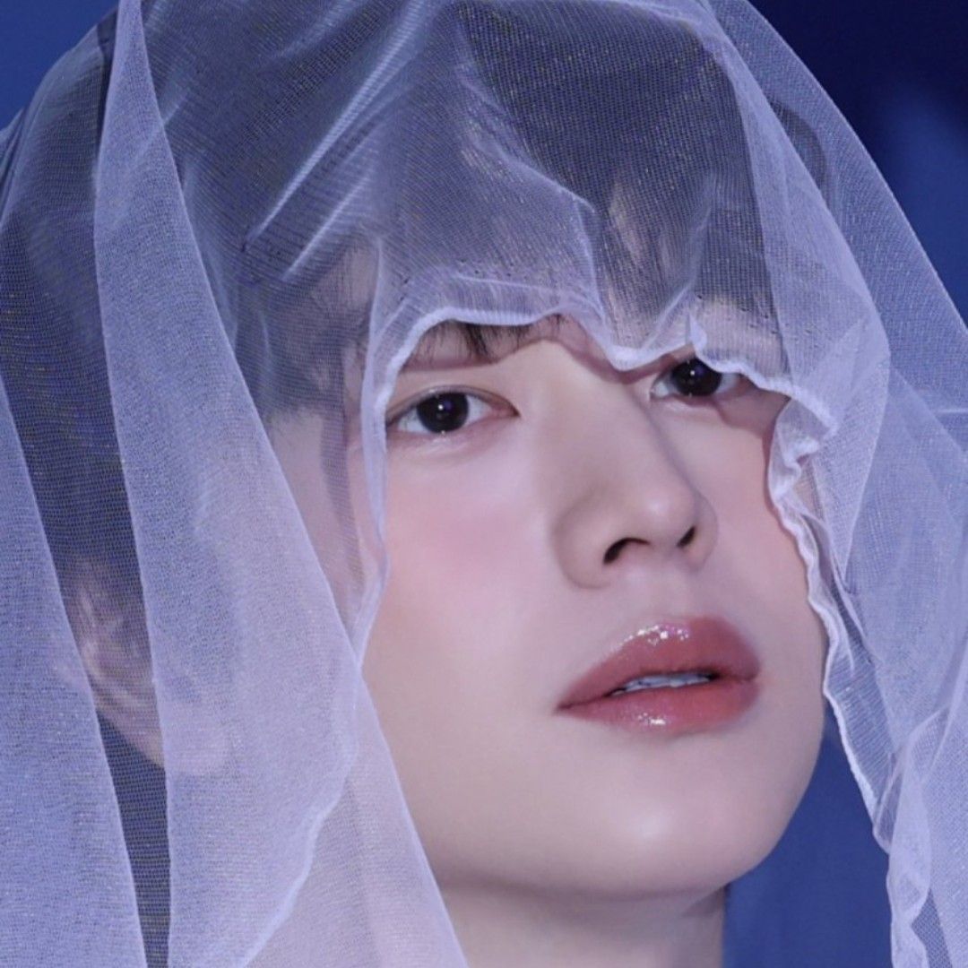 A moment captured by a fan of Yook Sungjae