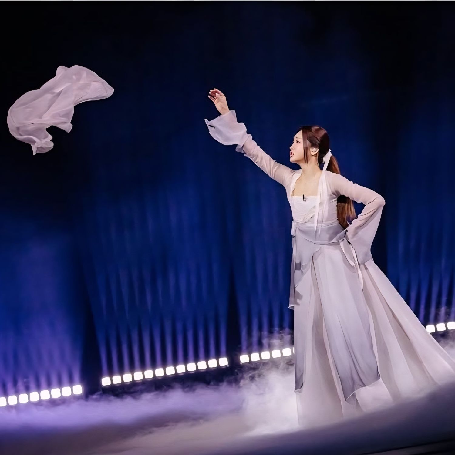 Momen yang diabadikan oleh penggemar Hong Jiyoon