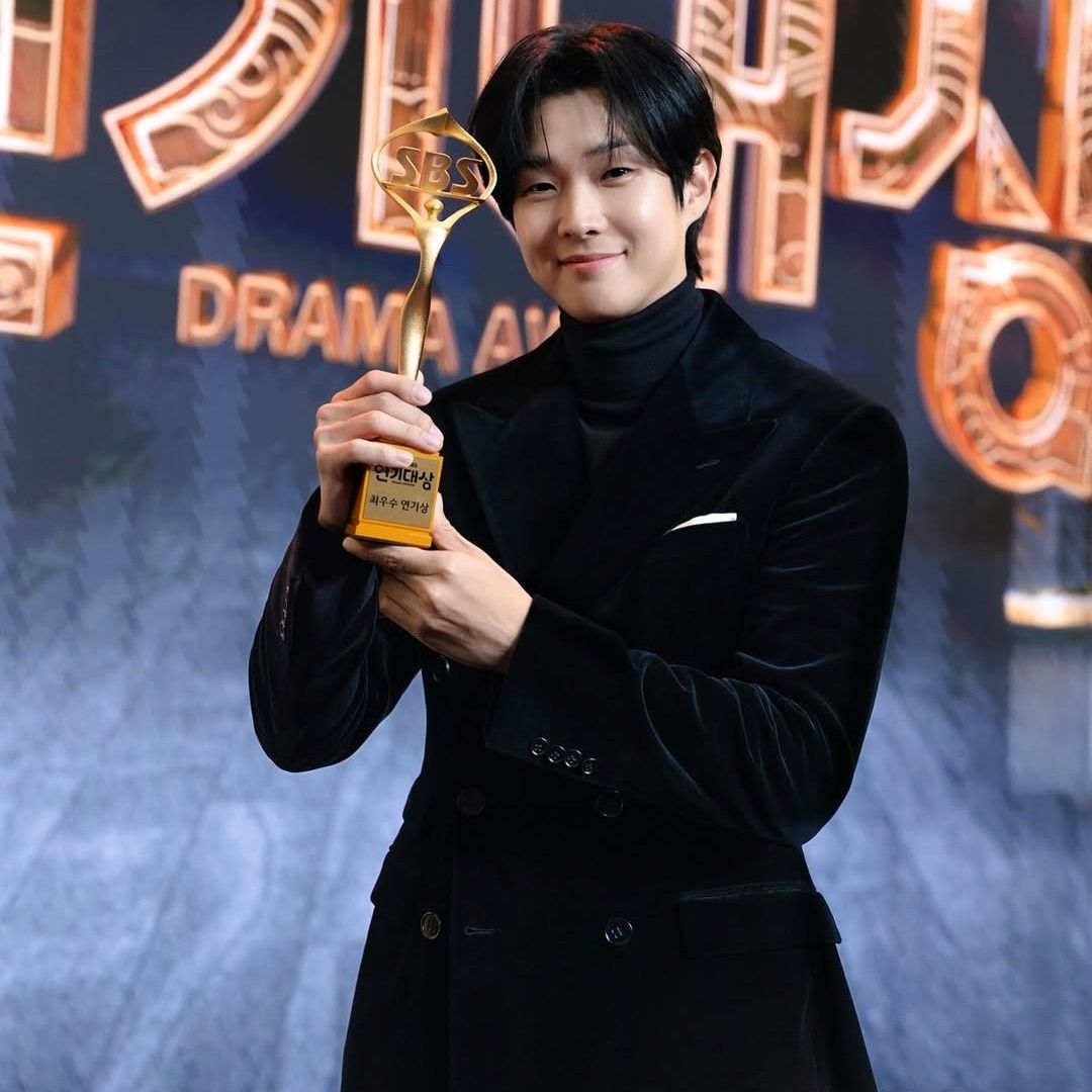 A moment captured by a fan of Choi Wooshik