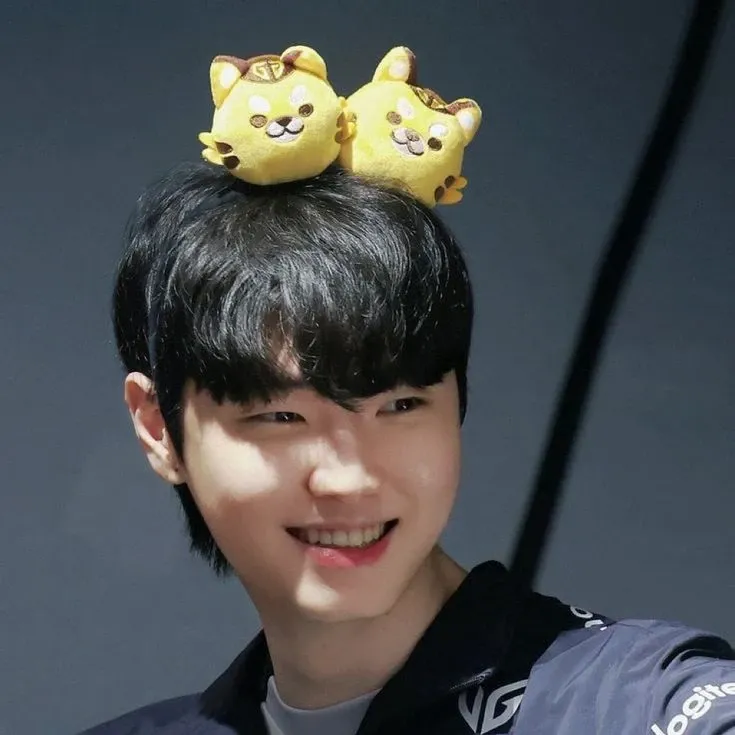 Behind-the-scenes cut of Chovy