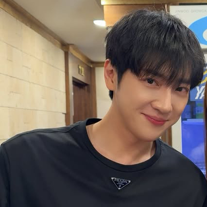 A moment captured by a fan of Lee Sangyeob