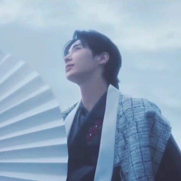 Recent activity shot of Byeon Wooseok