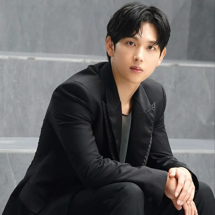 Latest photo of Yim Siwan