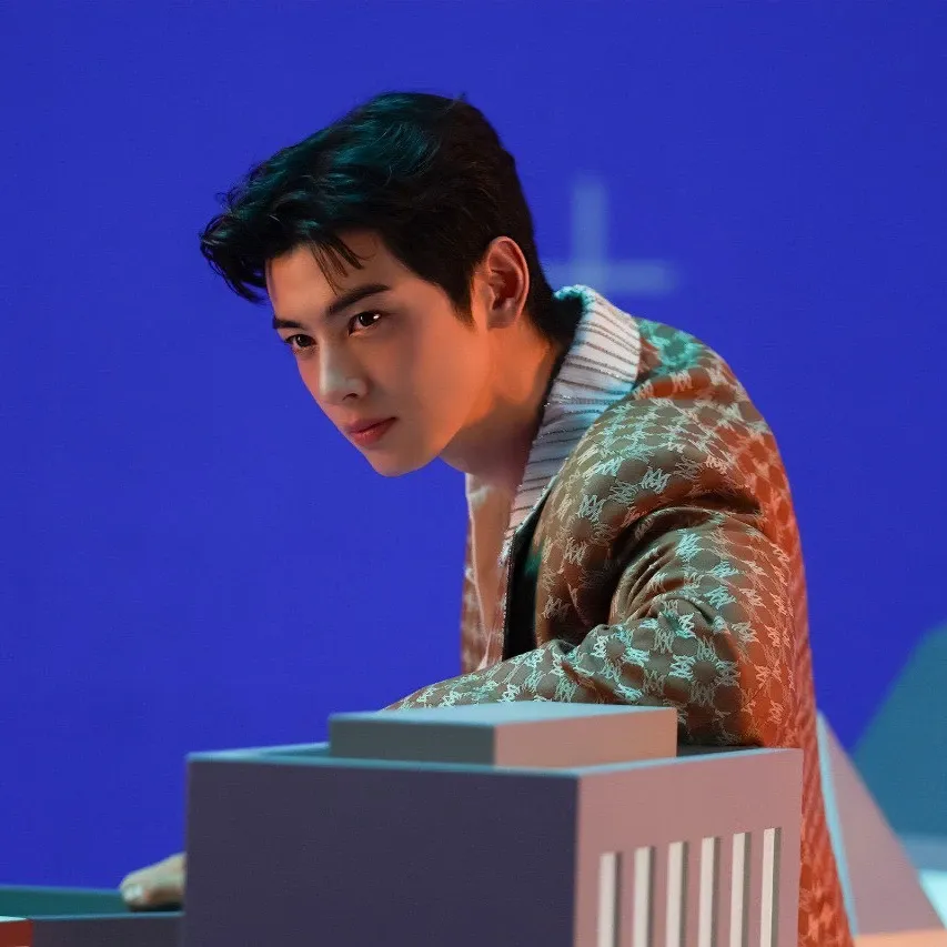 Recent activity shot of Cha Eunwoo