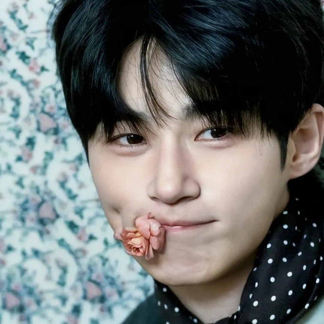 Latest photo of Byeon Wooseok