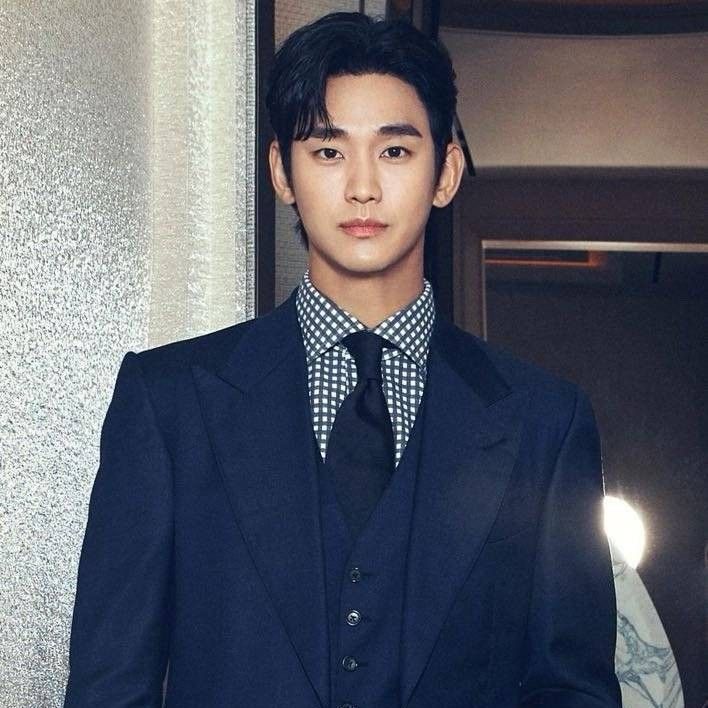 キム・スヒョンのビハインドカット