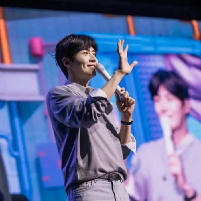A moment captured by a fan of Kim Seonho
