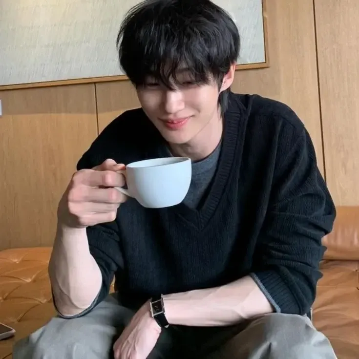 Behind-the-scenes cut of Byeon Wooseok