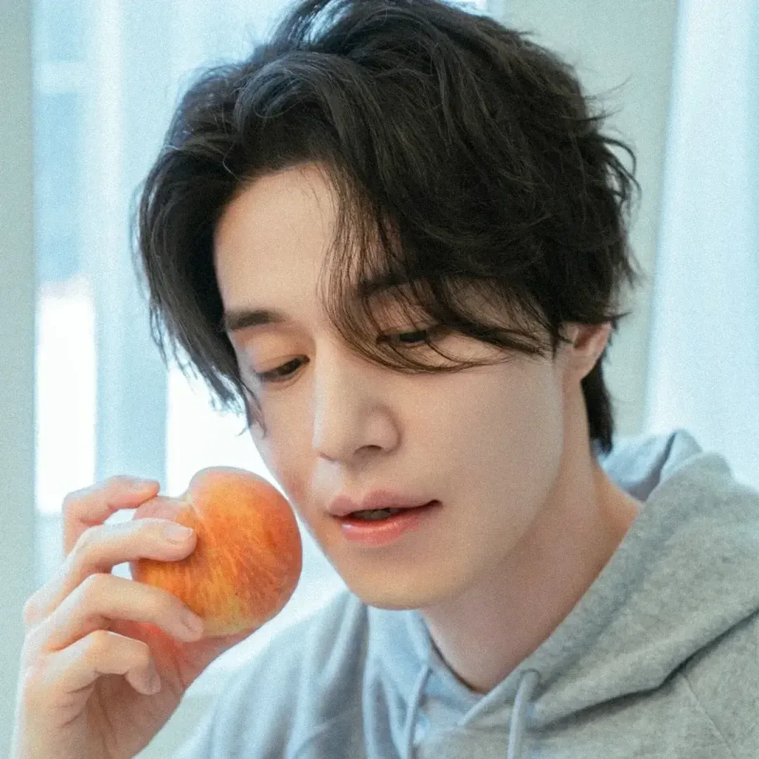 Behind-the-scenes cut of Lee Dongwook