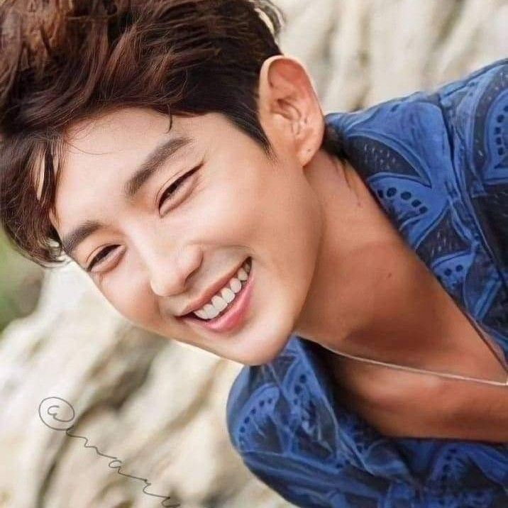 Latest photo of Lee Joongi