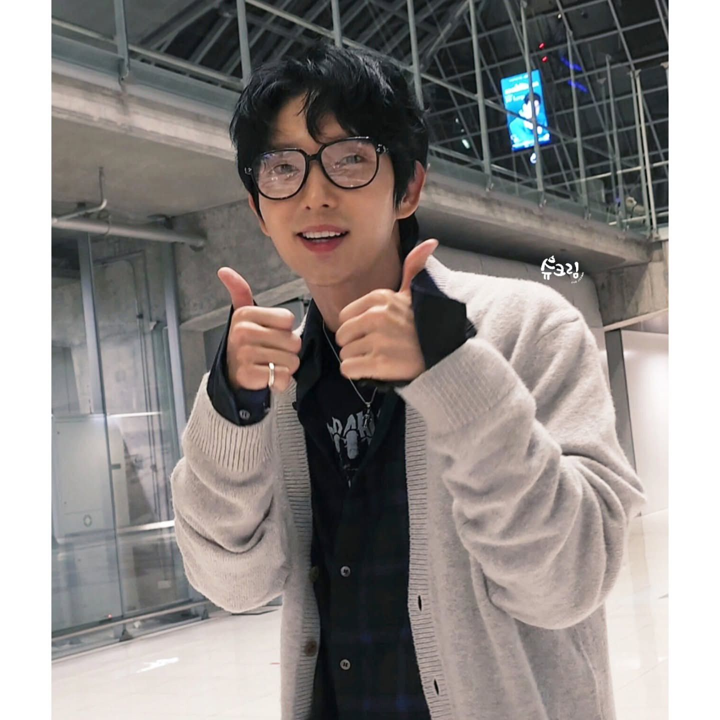 Behind-the-scenes cut of Lee Joongi