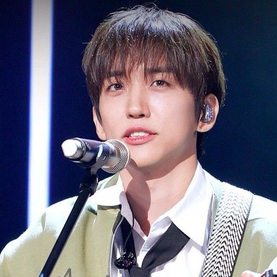 A moment captured by a fan of Lee Seungyoon