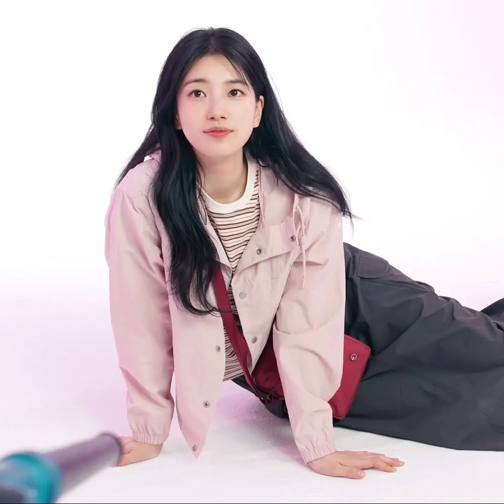 A moment captured by a fan of Bae Suzy