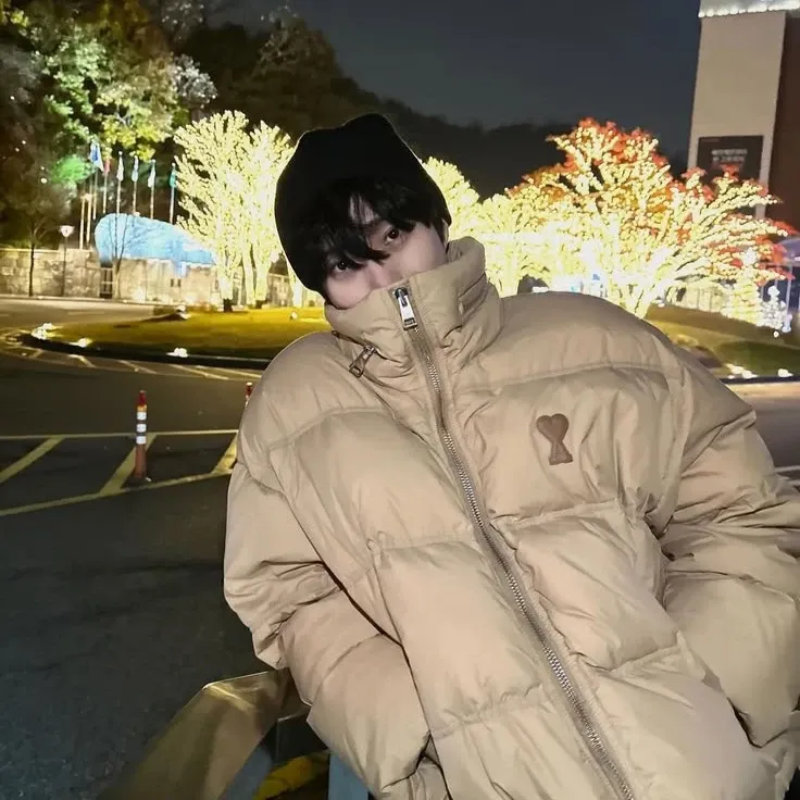 Behind-the-scenes cut of Kim Youngdae