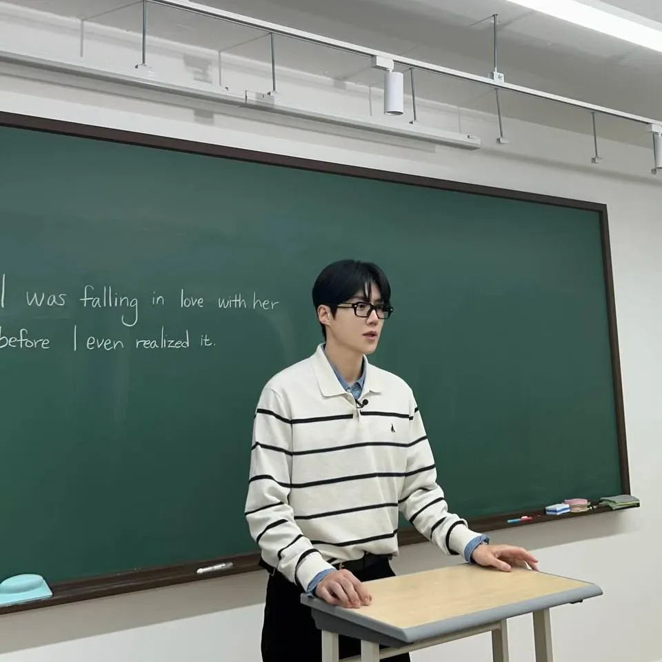 粉丝拍下的金宣虎瞬间