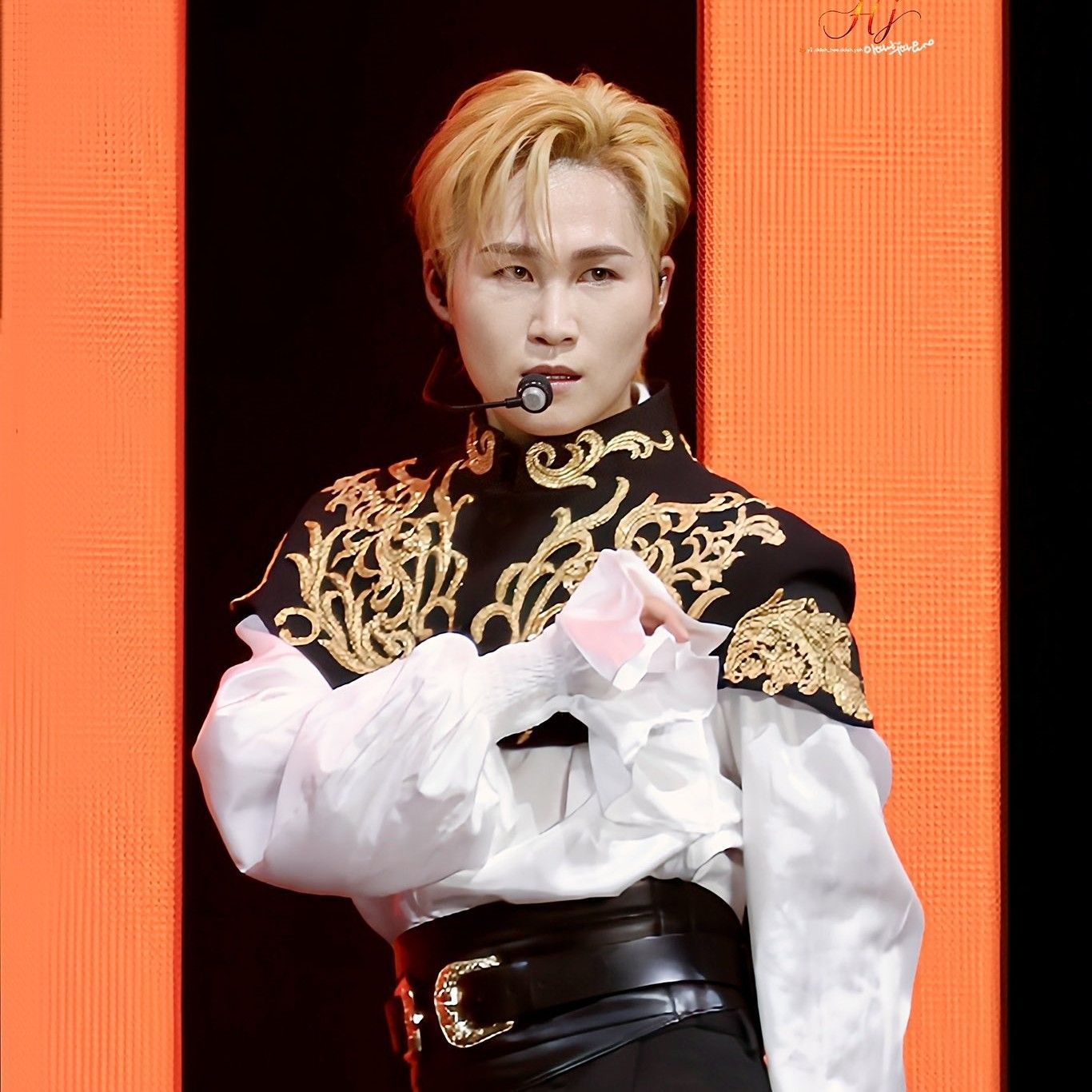 粉丝拍下的金熙栽瞬间