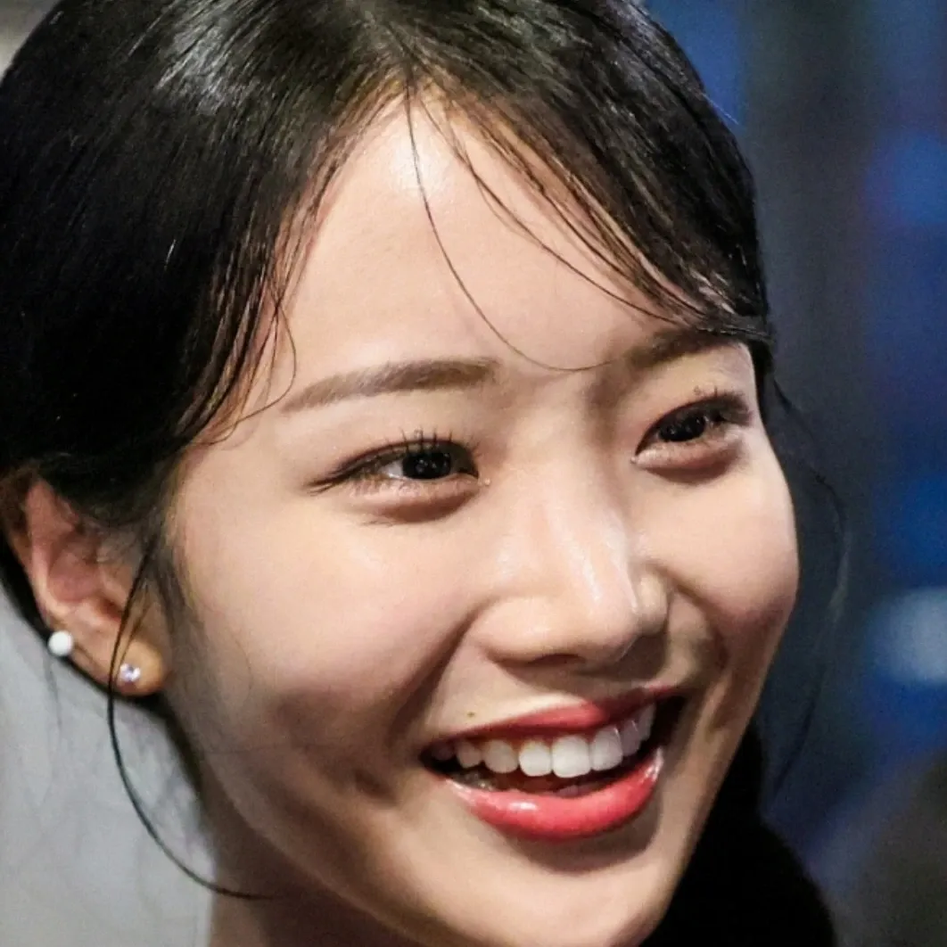 Recent activity shot of Kim Soyeon (2004)