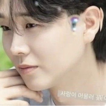 A moment captured by a fan of Song Minjun